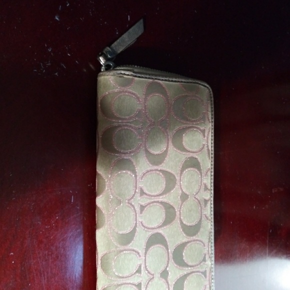 Coach Wallet - Picture 4 of 5